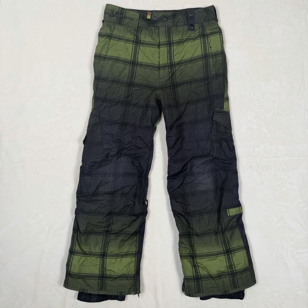Burton White Collection Boys XL Snowbard Ski Pants Greeen Plaid Ombre Cargo